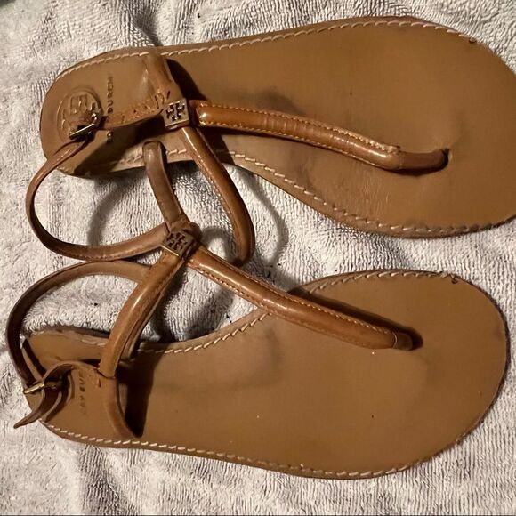 tory burch flats gold logo big shoes logo flats - Picture 1 of 5